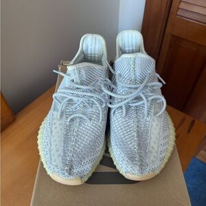 Yeezy Boost 350 V2 Cream/Cloud White Sneakers